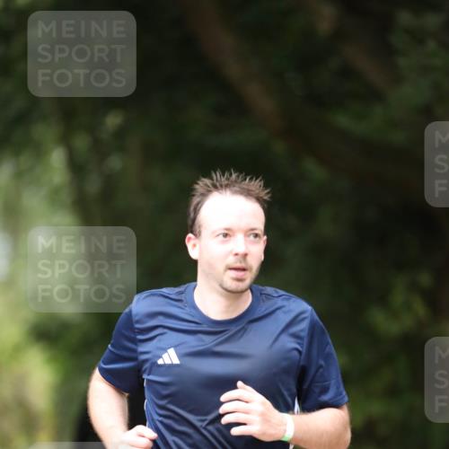 30.08.2026 - Elbe Triathlon Hamburg Antke Förster http://msf.ph/oto/10097459 30.08.2026 10:33:13 Laufen 7001 meine-sportfotos.de