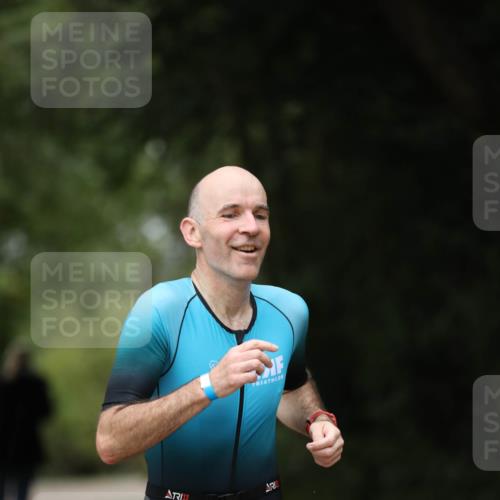 30.08.2026 - Elbe Triathlon Hamburg Antke Förster http://msf.ph/oto/10097469 30.08.2026 10:33:22 Laufen 11 meine-sportfotos.de