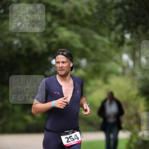 30.08.2026 - Elbe Triathlon Hamburg Antke Förster http://msf.ph/oto/10097475 30.08.2026 10:33:25 Laufen 254 meine-sportfotos.de