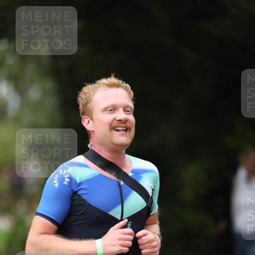 30.08.2026 - Elbe Triathlon Hamburg Antke Förster http://msf.ph/oto/10097491 30.08.2026 10:33:32 Laufen 484 meine-sportfotos.de