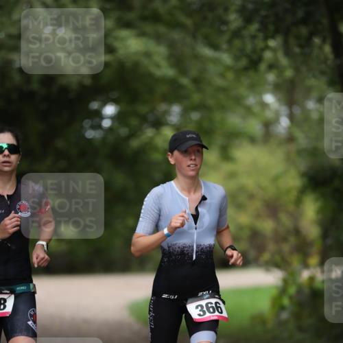30.08.2026 - Elbe Triathlon Hamburg Antke Förster http://msf.ph/oto/10097509 30.08.2026 10:33:53 Laufen 8, 366 meine-sportfotos.de