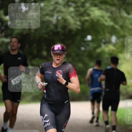 30.08.2026 - Elbe Triathlon Hamburg Antke Förster http://msf.ph/oto/10097539 30.08.2026 10:34:12 Laufen 542 meine-sportfotos.de