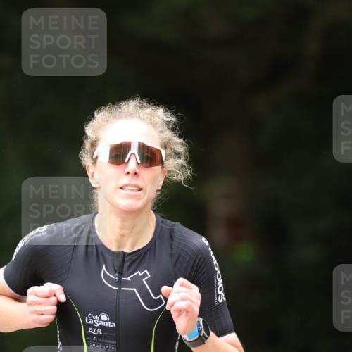 30.08.2026 - Elbe Triathlon Hamburg Antke Förster http://msf.ph/oto/10097583 30.08.2026 10:34:59 Laufen 383 meine-sportfotos.de