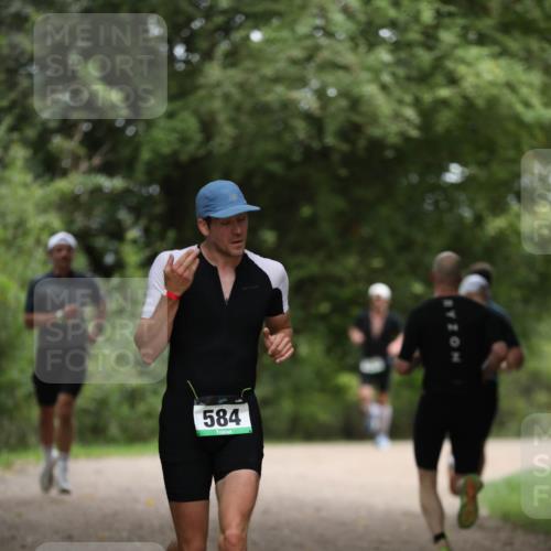 30.08.2026 - Elbe Triathlon Hamburg Antke Förster http://msf.ph/oto/10097585 30.08.2026 10:35:01 Laufen 584 meine-sportfotos.de