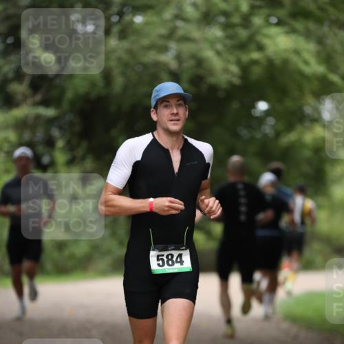 30.08.2026 - Elbe Triathlon Hamburg Antke Förster http://msf.ph/oto/10097587 30.08.2026 10:35:02 Laufen 584 meine-sportfotos.de