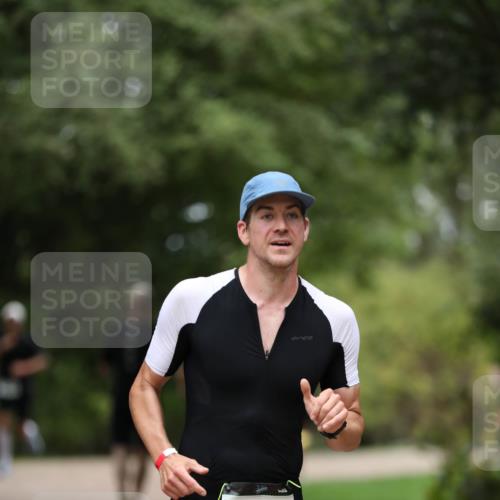 30.08.2026 - Elbe Triathlon Hamburg Antke Förster http://msf.ph/oto/10097589 30.08.2026 10:35:03 Laufen 584 meine-sportfotos.de