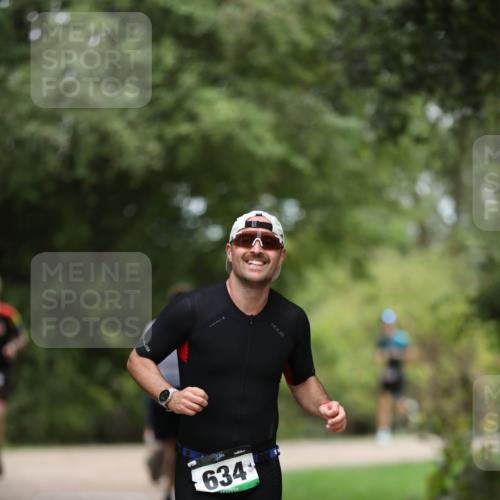 30.08.2026 - Elbe Triathlon Hamburg Antke Förster http://msf.ph/oto/10097607 30.08.2026 10:35:11 Laufen 634 meine-sportfotos.de