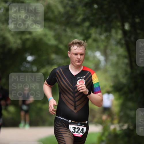 30.08.2026 - Elbe Triathlon Hamburg Antke Förster http://msf.ph/oto/10097621 30.08.2026 10:35:18 Laufen 324 meine-sportfotos.de