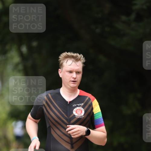 30.08.2026 - Elbe Triathlon Hamburg Antke Förster http://msf.ph/oto/10097623 30.08.2026 10:35:19 Laufen 1910, 324 meine-sportfotos.de
