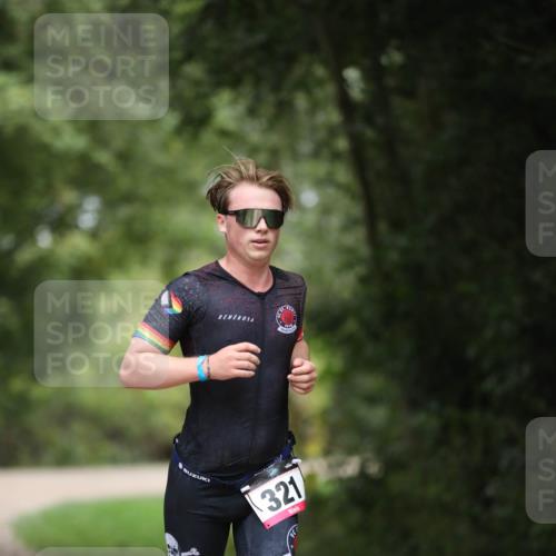 30.08.2026 - Elbe Triathlon Hamburg Antke Förster http://msf.ph/oto/10097627 30.08.2026 10:35:21 Laufen 321 meine-sportfotos.de