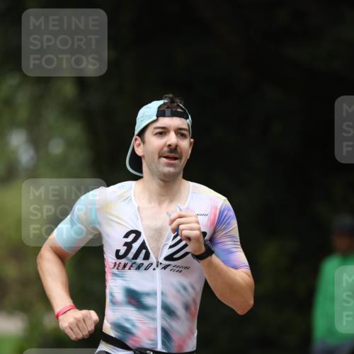 30.08.2026 - Elbe Triathlon Hamburg Antke Förster http://msf.ph/oto/10097663 30.08.2026 10:35:43 Laufen 323, 476 meine-sportfotos.de