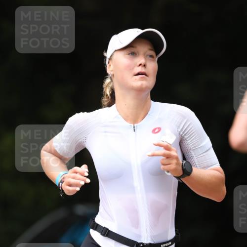 30.08.2026 - Elbe Triathlon Hamburg Antke Förster http://msf.ph/oto/10097729 30.08.2026 10:36:27 Laufen  meine-sportfotos.de