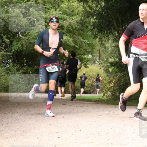 30.08.2026 - Elbe Triathlon Hamburg Antke Förster http://msf.ph/oto/10098482 30.08.2026 10:47:01 Laufen 520, 20 meine-sportfotos.de