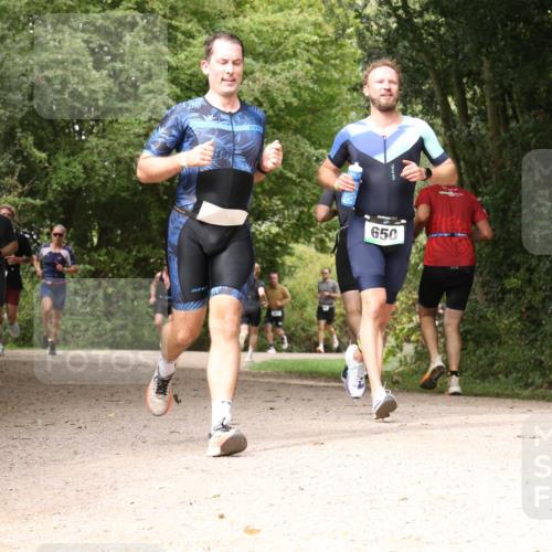 30.08.2026 - Elbe Triathlon Hamburg Antke Förster http://msf.ph/oto/10098510 30.08.2026 10:47:29 Laufen 650 meine-sportfotos.de