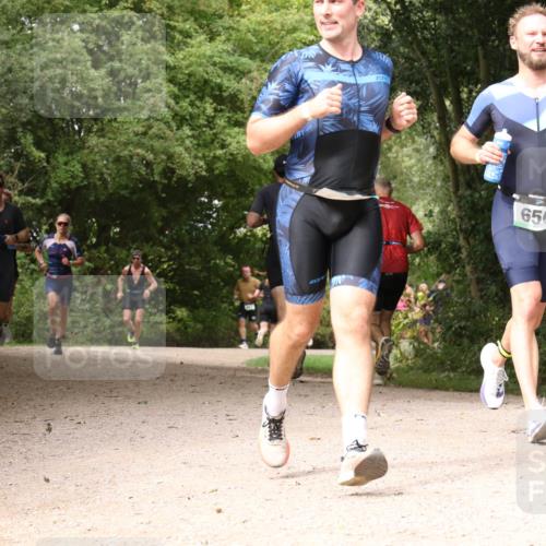 30.08.2026 - Elbe Triathlon Hamburg Antke Förster http://msf.ph/oto/10098512 30.08.2026 10:47:30 Laufen 650 meine-sportfotos.de
