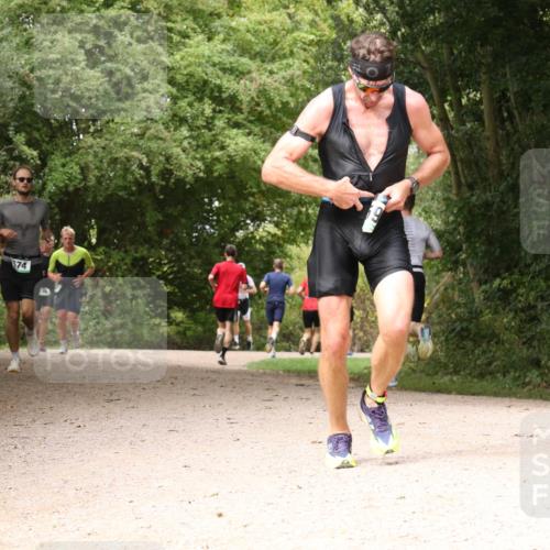 30.08.2026 - Elbe Triathlon Hamburg Antke Förster http://msf.ph/oto/10098534 30.08.2026 10:47:40 Laufen 443 meine-sportfotos.de