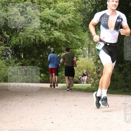 30.08.2026 - Elbe Triathlon Hamburg Antke Förster http://msf.ph/oto/10098566 30.08.2026 10:47:52 Laufen 21 meine-sportfotos.de