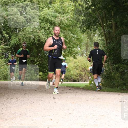 30.08.2026 - Elbe Triathlon Hamburg Antke Förster http://msf.ph/oto/10098616 30.08.2026 10:48:47 Laufen 2 meine-sportfotos.de