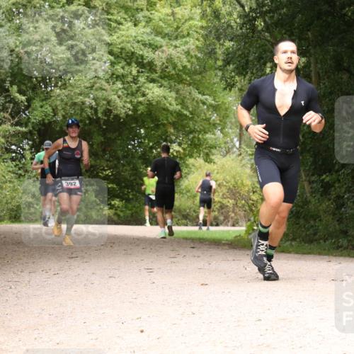 30.08.2026 - Elbe Triathlon Hamburg Antke Förster http://msf.ph/oto/10098658 30.08.2026 10:49:08 Laufen 392 meine-sportfotos.de