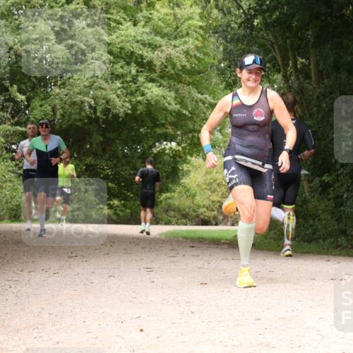 30.08.2026 - Elbe Triathlon Hamburg Antke Förster http://msf.ph/oto/10098664 30.08.2026 10:49:11 Laufen  meine-sportfotos.de
