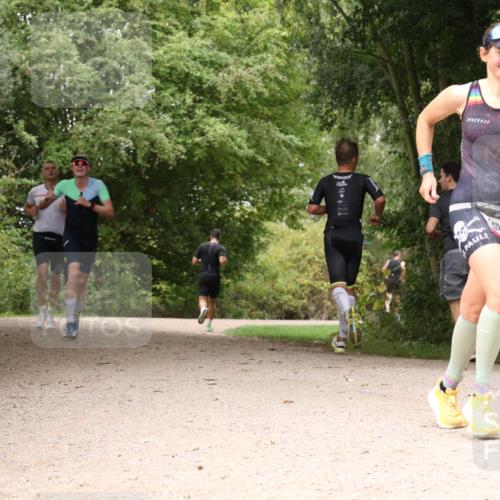 30.08.2026 - Elbe Triathlon Hamburg Antke Förster http://msf.ph/oto/10098666 30.08.2026 10:49:11 Laufen 2 meine-sportfotos.de