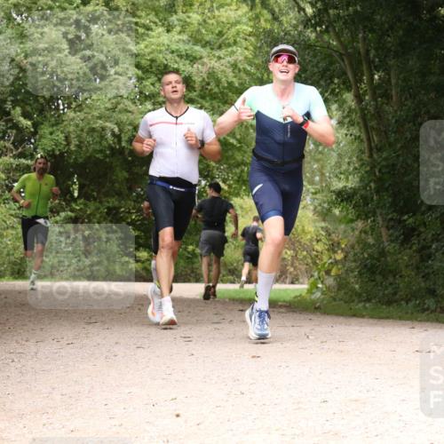 30.08.2026 - Elbe Triathlon Hamburg Antke Förster http://msf.ph/oto/10098672 30.08.2026 10:49:14 Laufen  meine-sportfotos.de