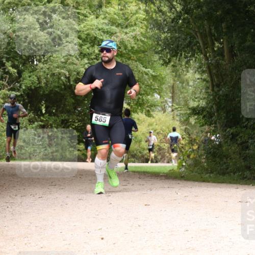 30.08.2026 - Elbe Triathlon Hamburg Antke Förster http://msf.ph/oto/10098740 30.08.2026 10:49:55 Laufen 585 meine-sportfotos.de