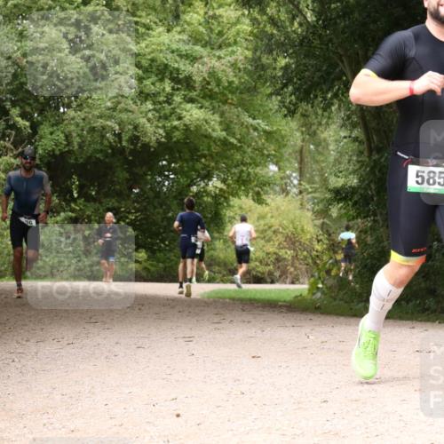 30.08.2026 - Elbe Triathlon Hamburg Antke Förster http://msf.ph/oto/10098744 30.08.2026 10:49:57 Laufen 36, 585 meine-sportfotos.de