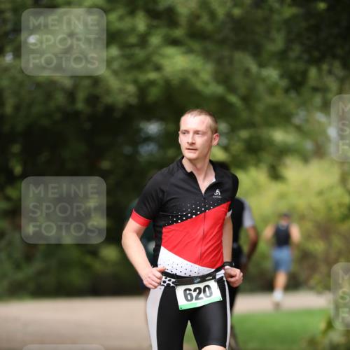 30.08.2026 - Elbe Triathlon Hamburg Antke Förster http://msf.ph/oto/10098785 30.08.2026 10:47:00 Laufen 620, 6 meine-sportfotos.de