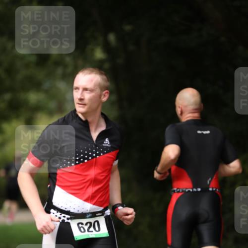 30.08.2026 - Elbe Triathlon Hamburg Antke Förster http://msf.ph/oto/10098787 30.08.2026 10:47:01 Laufen 620 meine-sportfotos.de