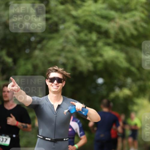30.08.2026 - Elbe Triathlon Hamburg Antke Förster http://msf.ph/oto/10098825 30.08.2026 10:47:34 Laufen 37 meine-sportfotos.de