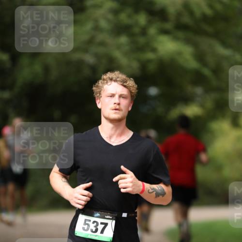 30.08.2026 - Elbe Triathlon Hamburg Antke Förster http://msf.ph/oto/10098833 30.08.2026 10:47:36 Laufen 537 meine-sportfotos.de