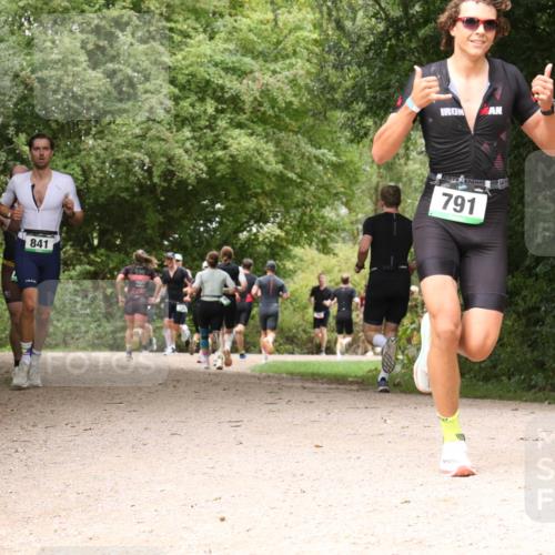 30.08.2026 - Elbe Triathlon Hamburg Antke Förster http://msf.ph/oto/10098836 30.08.2026 10:50:50 Laufen 841, 791 meine-sportfotos.de