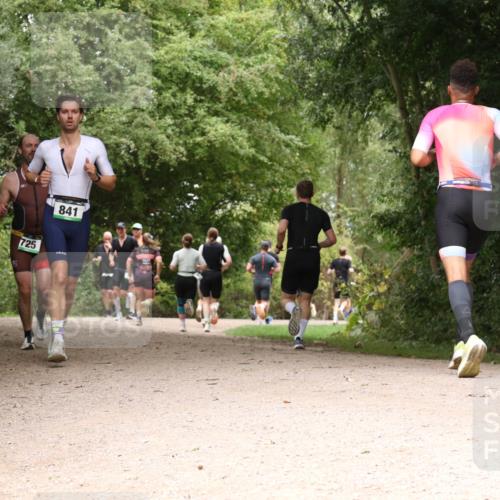 30.08.2026 - Elbe Triathlon Hamburg Antke Förster http://msf.ph/oto/10098840 30.08.2026 10:50:51 Laufen 725, 841 meine-sportfotos.de
