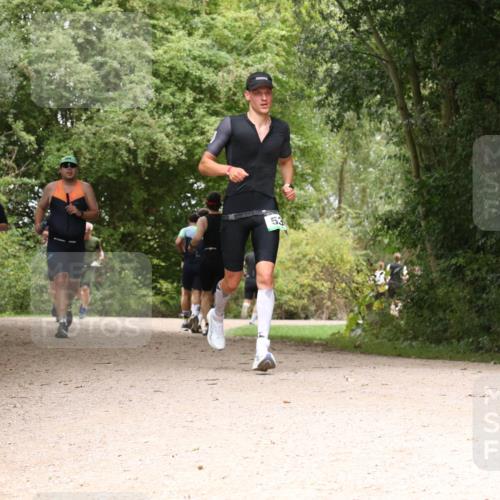 30.08.2026 - Elbe Triathlon Hamburg Antke Förster http://msf.ph/oto/10098854 30.08.2026 10:50:58 Laufen 457, 53 meine-sportfotos.de