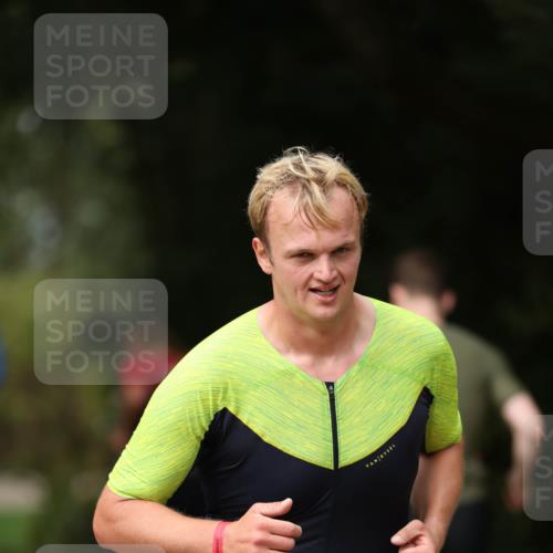 30.08.2026 - Elbe Triathlon Hamburg Antke Förster http://msf.ph/oto/10098863 30.08.2026 10:47:49 Laufen 580 meine-sportfotos.de