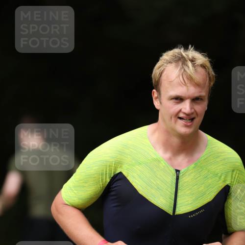 30.08.2026 - Elbe Triathlon Hamburg Antke Förster http://msf.ph/oto/10098865 30.08.2026 10:47:49 Laufen 580 meine-sportfotos.de