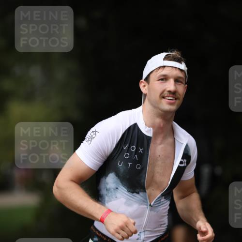 30.08.2026 - Elbe Triathlon Hamburg Antke Förster http://msf.ph/oto/10098873 30.08.2026 10:47:53 Laufen 21 meine-sportfotos.de