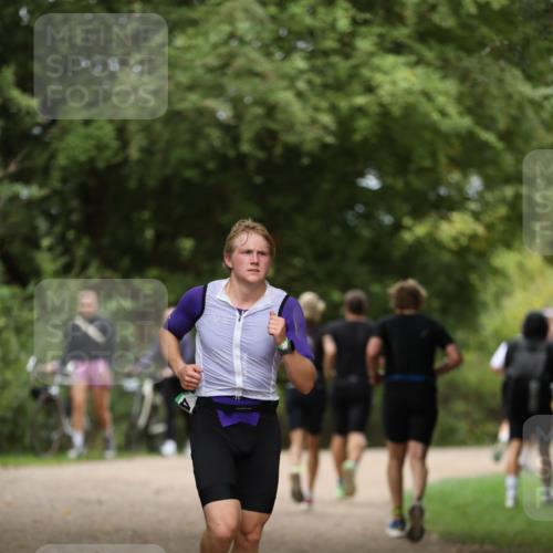 30.08.2026 - Elbe Triathlon Hamburg Antke Förster http://msf.ph/oto/10098877 30.08.2026 10:48:08 Laufen  meine-sportfotos.de