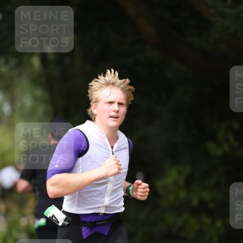 30.08.2026 - Elbe Triathlon Hamburg Antke Förster http://msf.ph/oto/10098881 30.08.2026 10:48:10 Laufen  meine-sportfotos.de