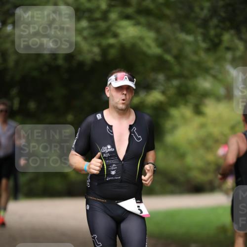 30.08.2026 - Elbe Triathlon Hamburg Antke Förster http://msf.ph/oto/10098891 30.08.2026 10:48:23 Laufen  meine-sportfotos.de