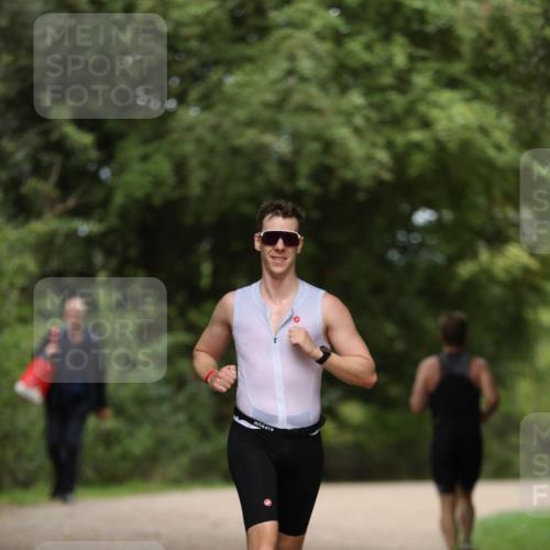 30.08.2026 - Elbe Triathlon Hamburg Antke Förster http://msf.ph/oto/10098899 30.08.2026 10:48:27 Laufen  meine-sportfotos.de