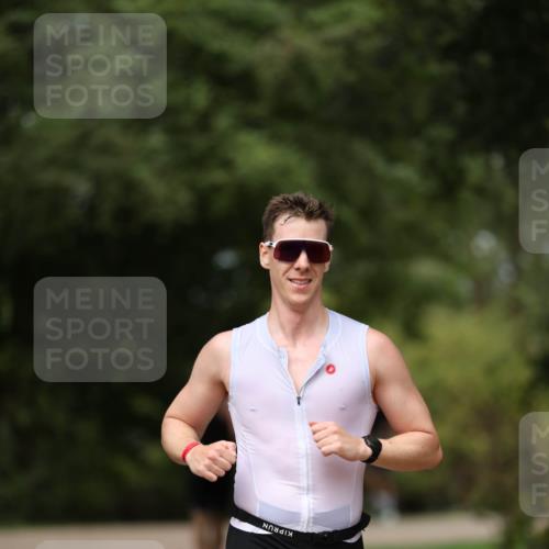 30.08.2026 - Elbe Triathlon Hamburg Antke Förster http://msf.ph/oto/10098903 30.08.2026 10:48:29 Laufen  meine-sportfotos.de