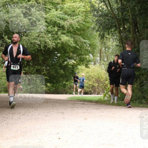 30.08.2026 - Elbe Triathlon Hamburg Antke Förster http://msf.ph/oto/10098964 30.08.2026 10:52:36 Laufen 571 meine-sportfotos.de