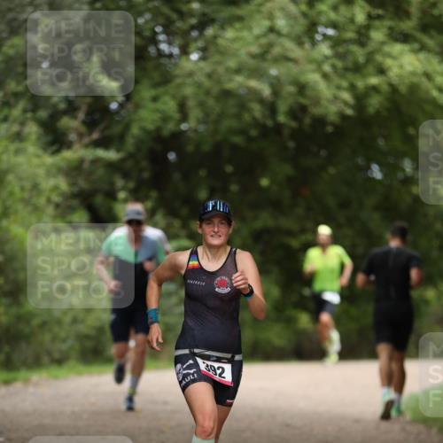 30.08.2026 - Elbe Triathlon Hamburg Antke Förster http://msf.ph/oto/10098965 30.08.2026 10:49:09 Laufen 392 meine-sportfotos.de
