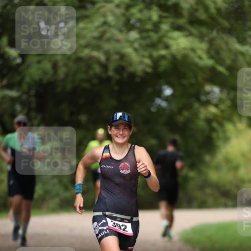 30.08.2026 - Elbe Triathlon Hamburg Antke Förster http://msf.ph/oto/10098967 30.08.2026 10:49:10 Laufen 392 meine-sportfotos.de