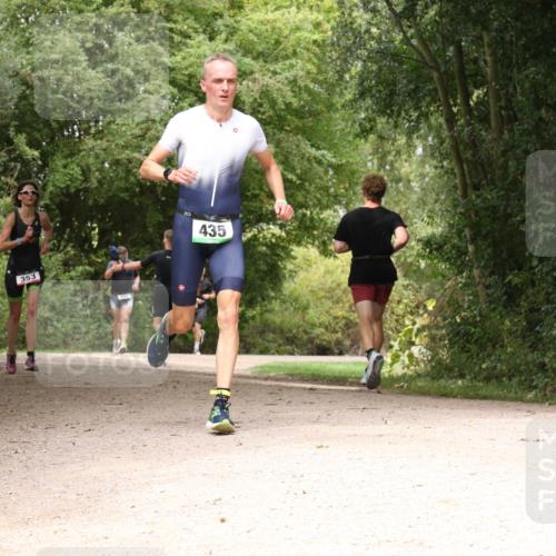 30.08.2026 - Elbe Triathlon Hamburg Antke Förster http://msf.ph/oto/10098976 30.08.2026 10:52:41 Laufen 353, 435 meine-sportfotos.de