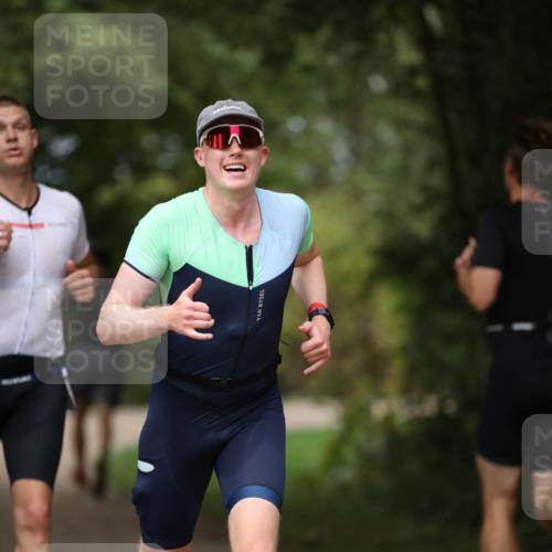 30.08.2026 - Elbe Triathlon Hamburg Antke Förster http://msf.ph/oto/10098979 30.08.2026 10:49:15 Laufen  meine-sportfotos.de