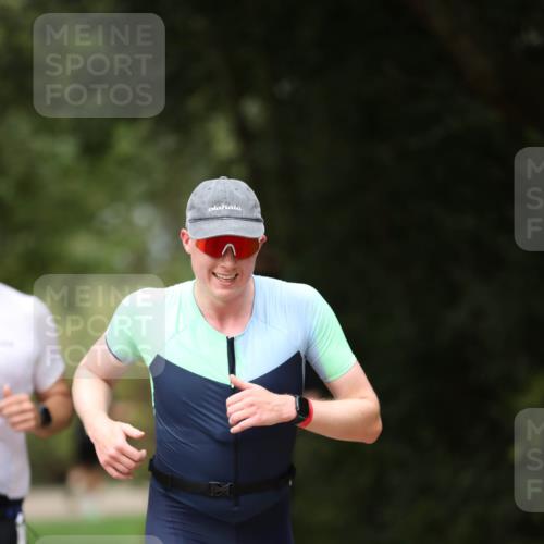 30.08.2026 - Elbe Triathlon Hamburg Antke Förster http://msf.ph/oto/10098981 30.08.2026 10:49:15 Laufen  meine-sportfotos.de