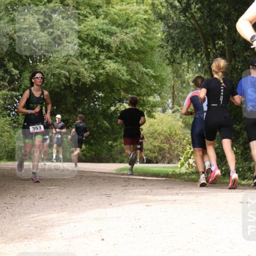 30.08.2026 - Elbe Triathlon Hamburg Antke Förster http://msf.ph/oto/10098982 30.08.2026 10:52:42 Laufen 353, 435 meine-sportfotos.de